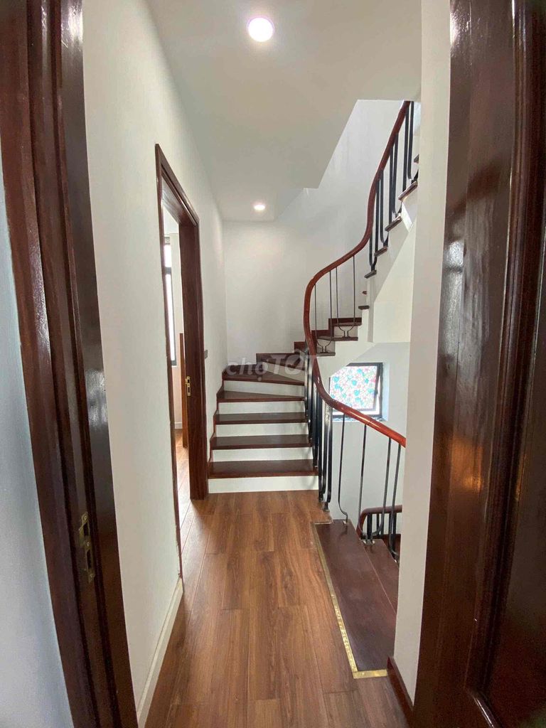 renting the entire Laomes riverside.