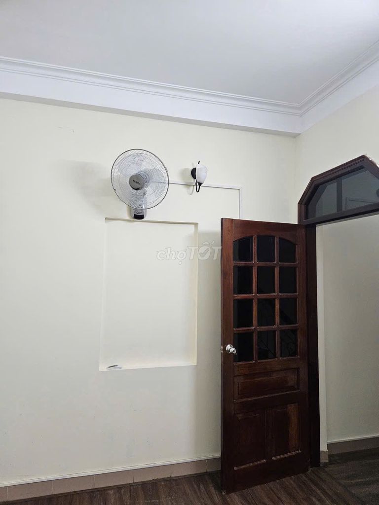 Renting Lê Trọng Tấn Street