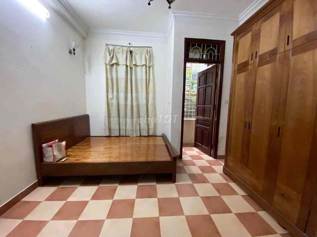 Rent Chính Kinh 3 bedrooms close to many universities.