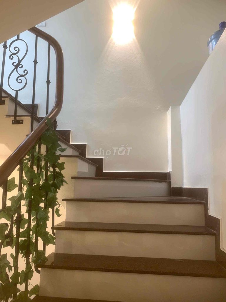 To rent the original Jade street house.