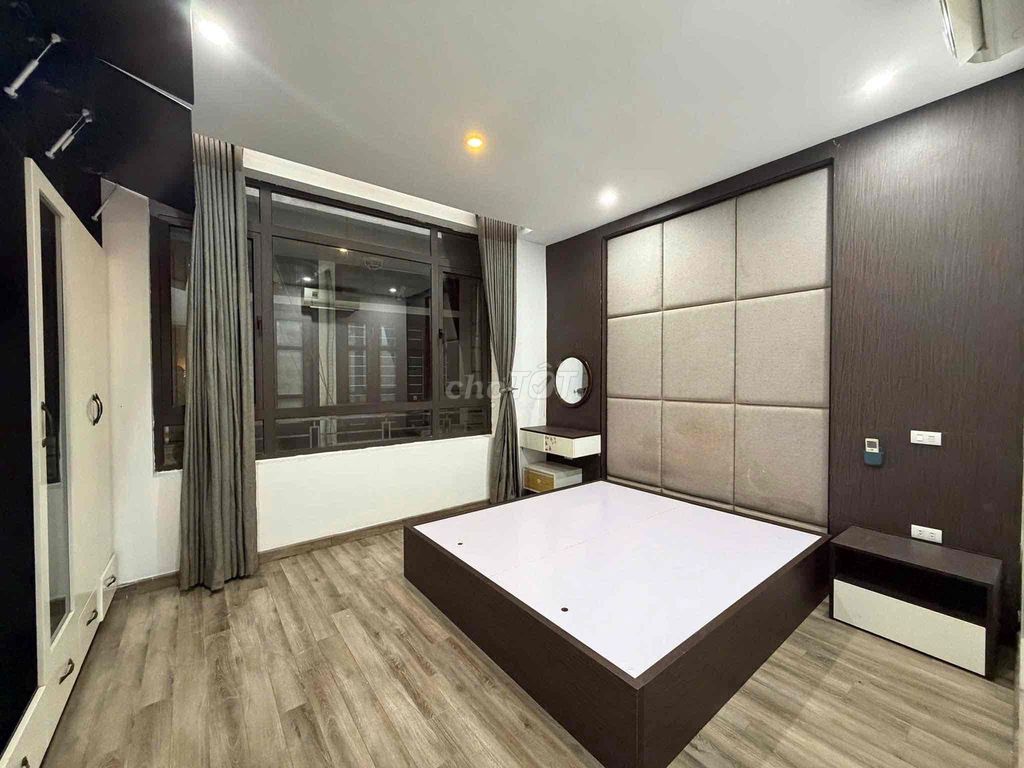 Rent a four-stiming facility full-level furniture. 16.5 million.