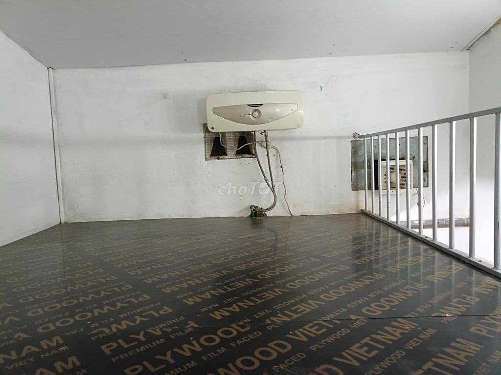 Rent a private house 4 with a Nguyễn Văn Cừ attic.