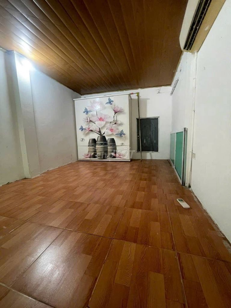 Renting 34 m.2 Vĩnh Hưng, parking car