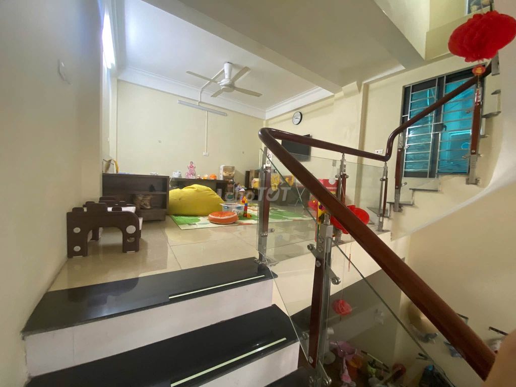Rent 3/5 floors of the 180 Tây Mỗ, 9 million a month.