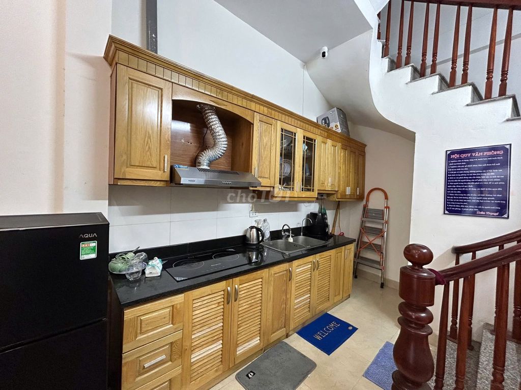 Rent a five-story building, 30 m/2/320, near the Plaza Sword Lake, Hanoi