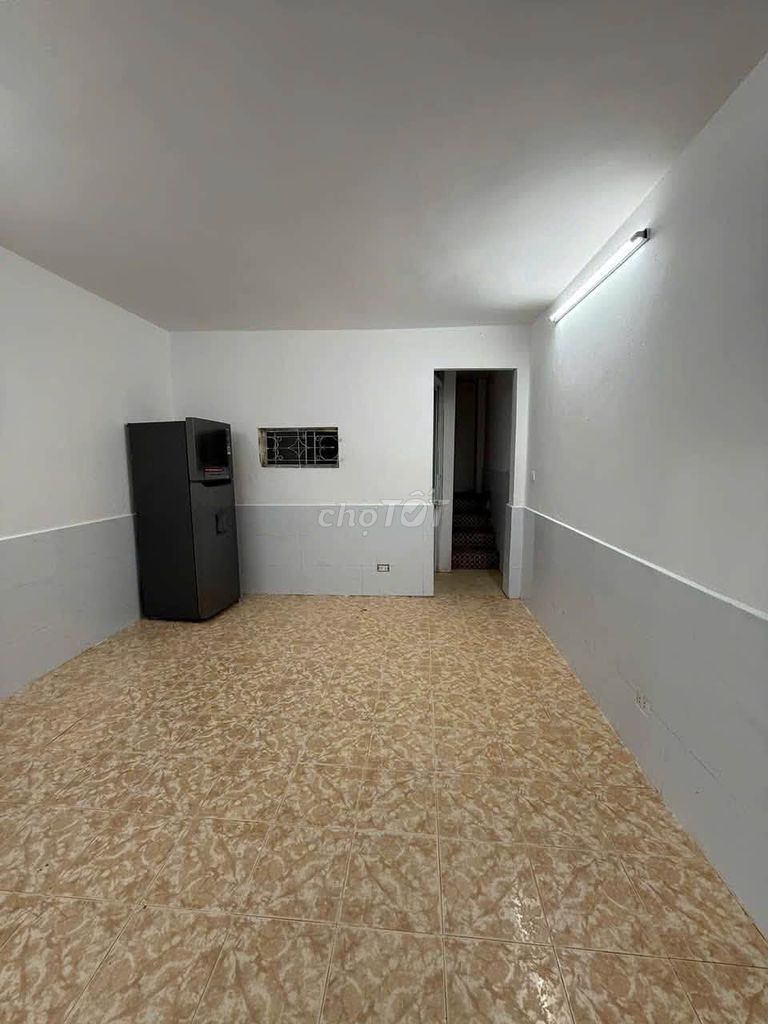Rent the original 40 m2 x 3 floors, 3 bedrooms, Hoàng Mai