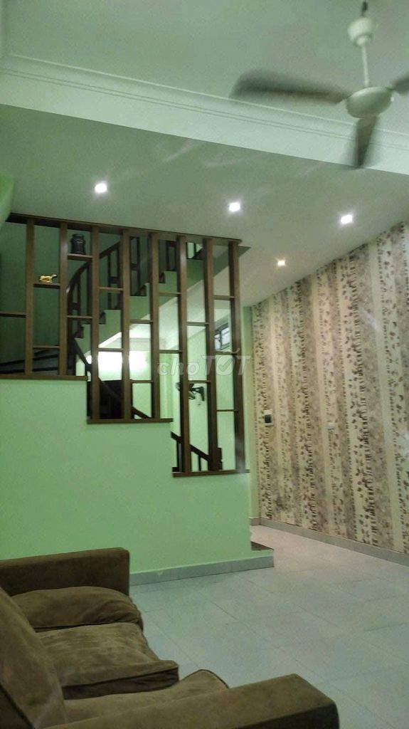 Rent a three-story Phú Đô, Nam Từ Liêm, 50 meters, inside.