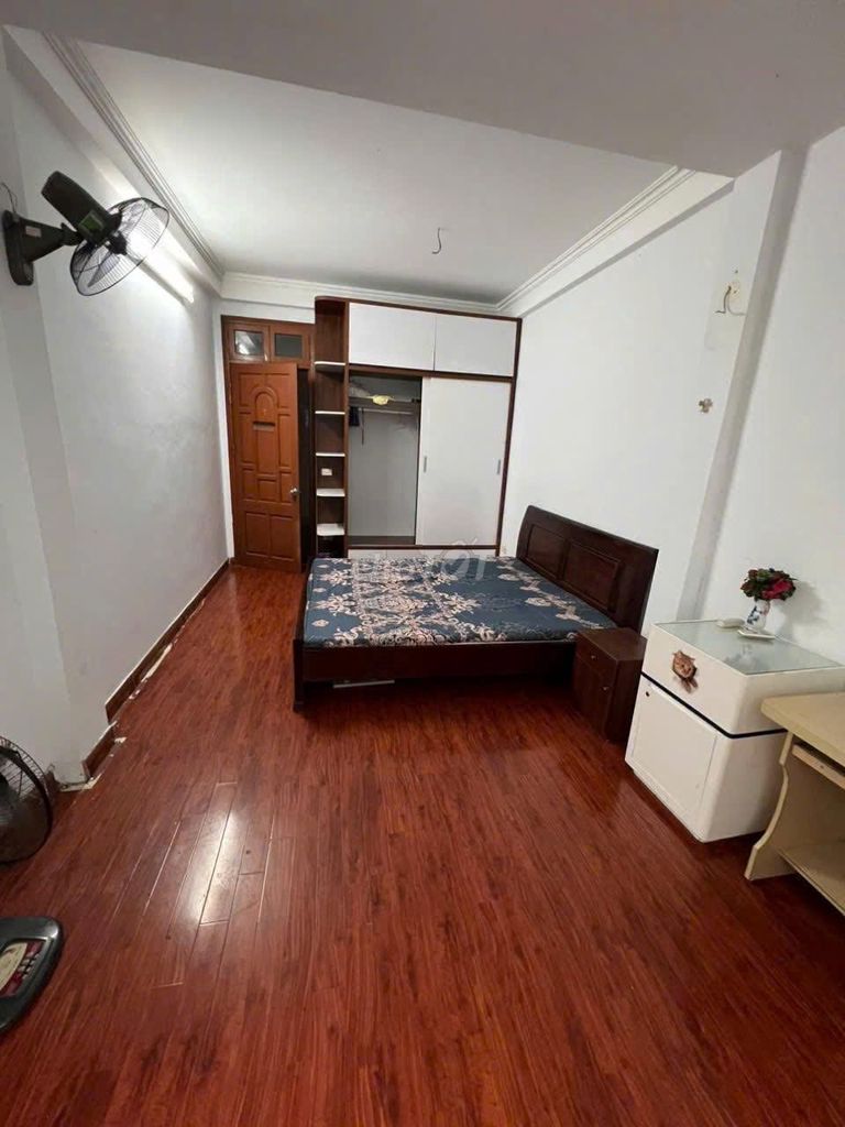 Rent your own home 48 meters x 5 floors, Route 508 Láng, Đống Đa