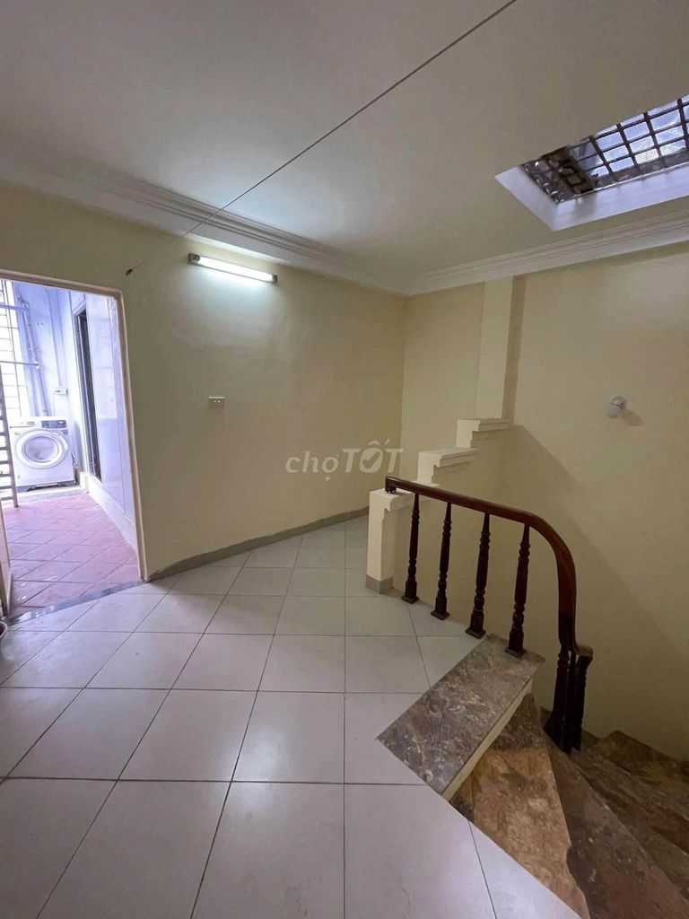 Rent a private residence in the Republic of Vietnam, Cầu Giấy, 5.5 floors.