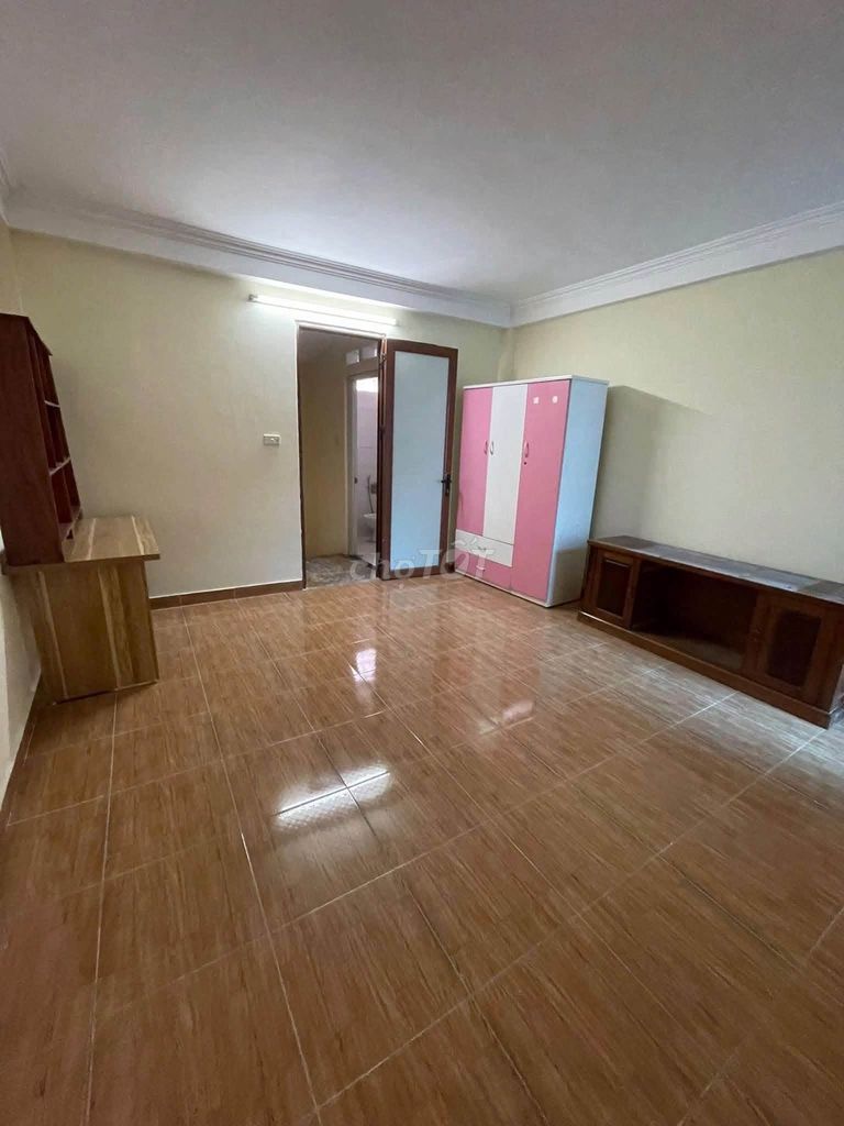 Rent a private residence in the Republic of Vietnam, Cầu Giấy, 5.5 floors.