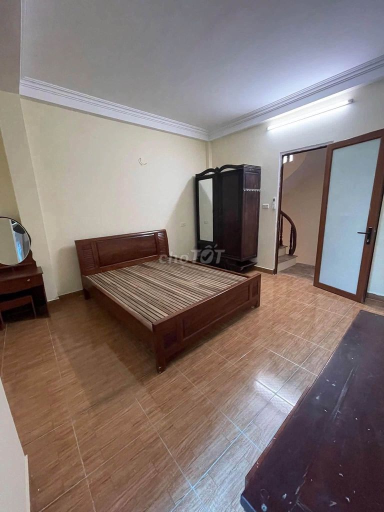 Rent a private residence in the Republic of Vietnam, Cầu Giấy, 5.5 floors.