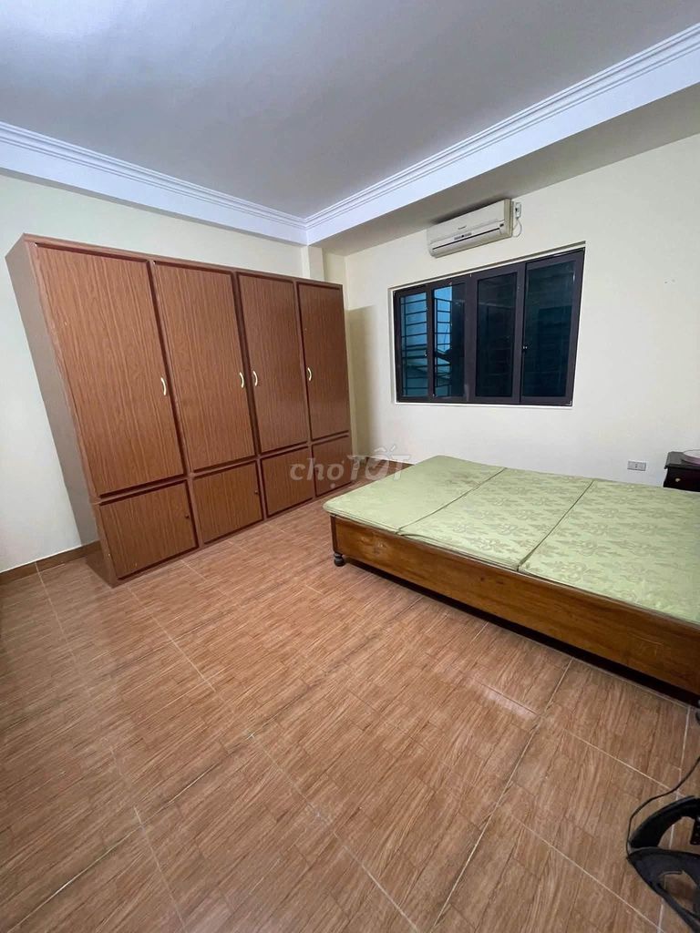 Rent a private residence in the Republic of Vietnam, Cầu Giấy, 5.5 floors.