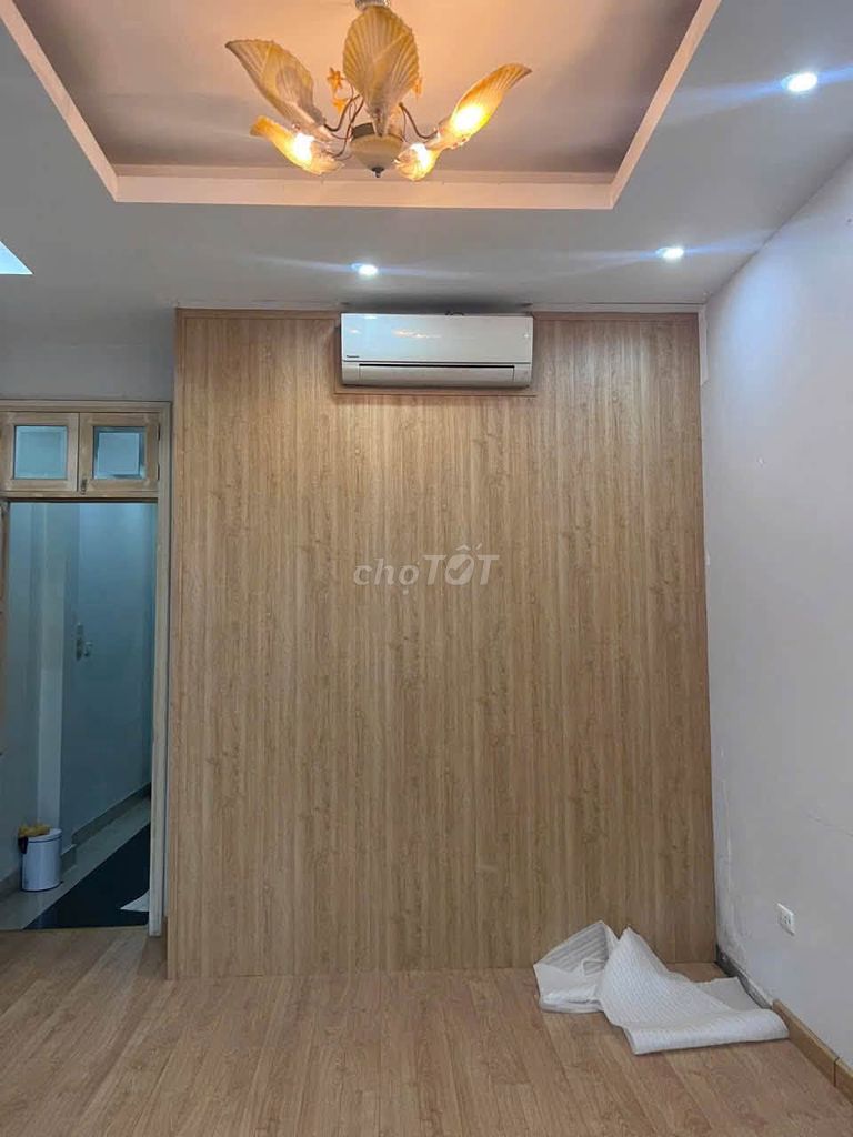 Rent a four-story Đại Kim, Nguyễn Cảnh Dị.