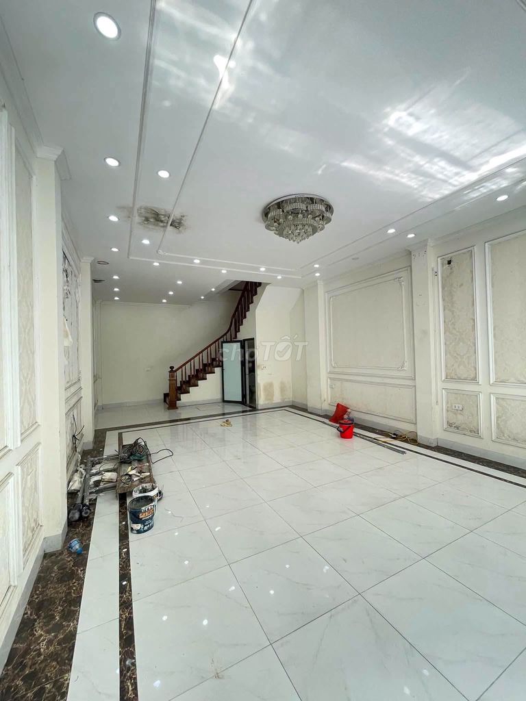 Rent us the Peso, 50 meters, 5 floors, 19 million a month