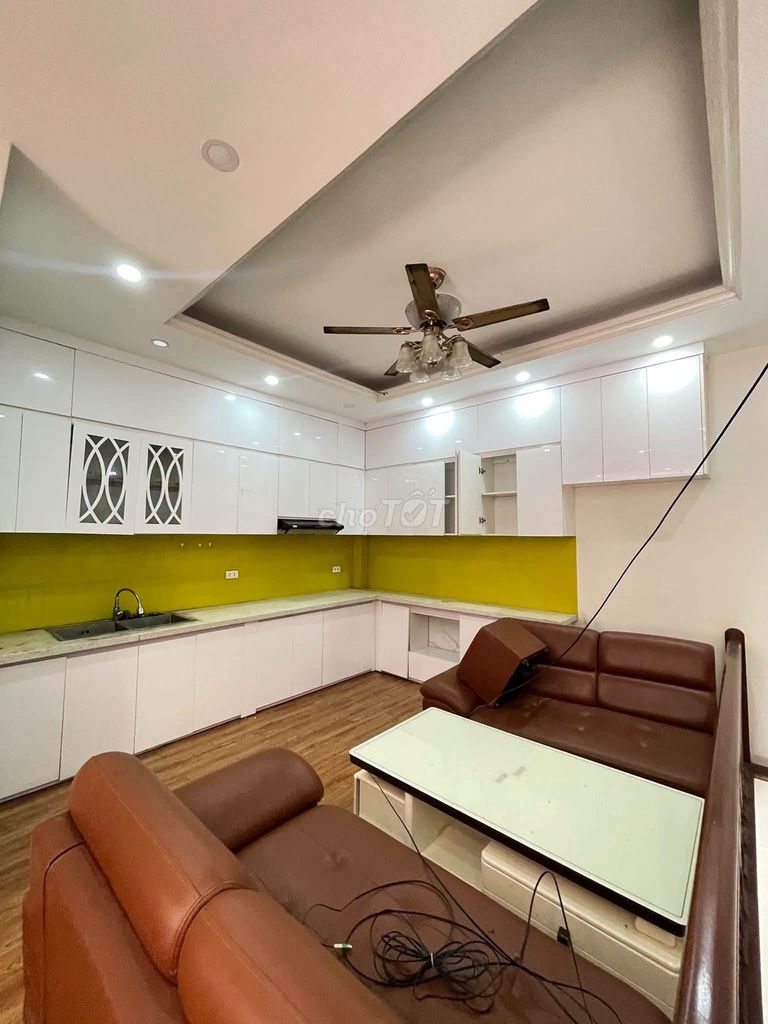 Rent us the Peso, 50 meters, 5 floors, 19 million a month