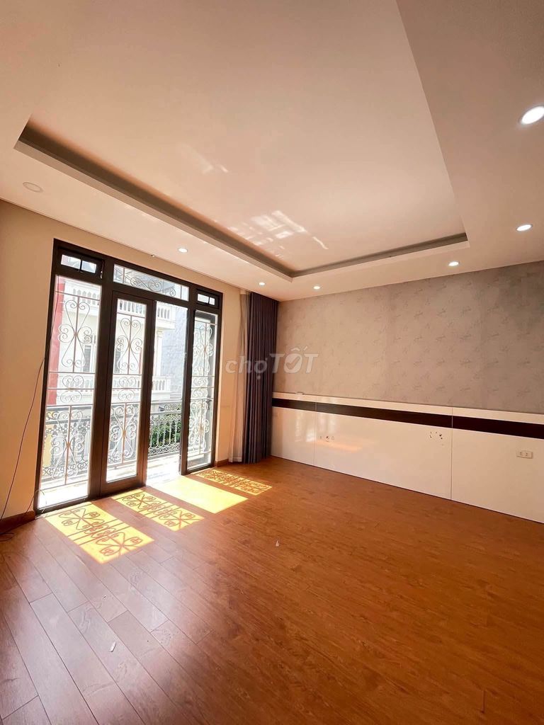 Rent us the Peso, 50 meters, 5 floors, 19 million a month