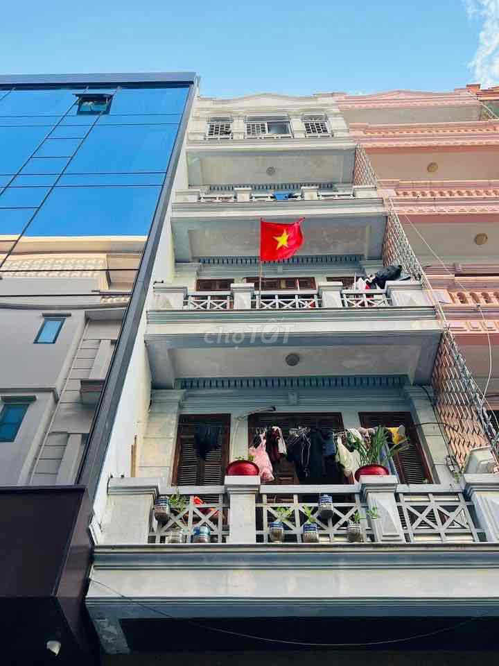 Rent an entire Minh Khai 30 m2 x5 T place at 8.3 million a year.
