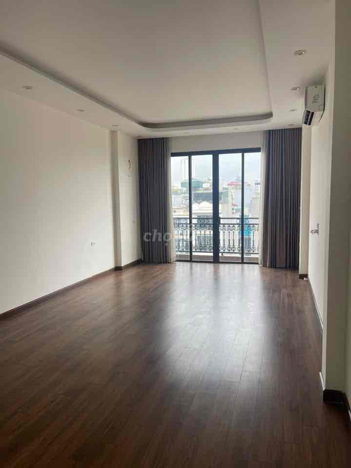 Rent an entire Minh Khai 30 m2 x5 T place at 8.3 million a year.