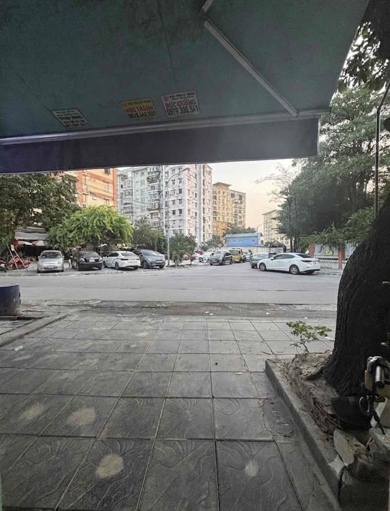 Let's rent a 100 m2 4th floor Ngõ 42 Thịnh Liệt