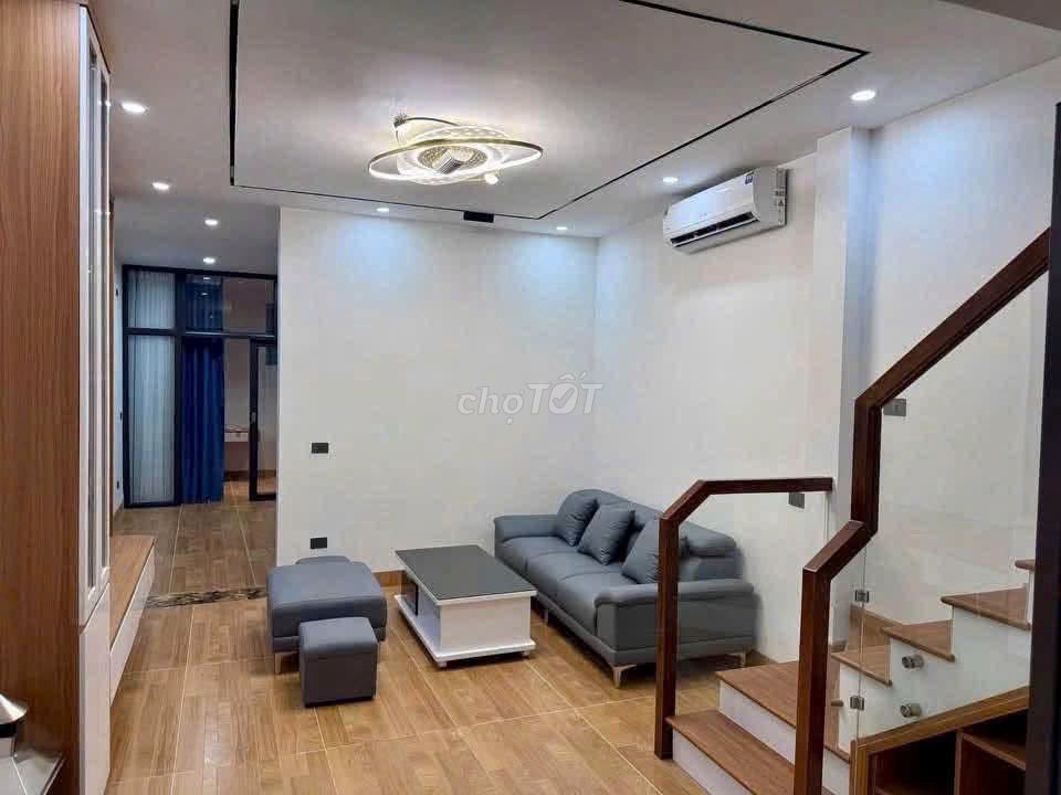 Rent the entire Khâm Thiên, Đống Đa, 4 bedrooms, 13 million.