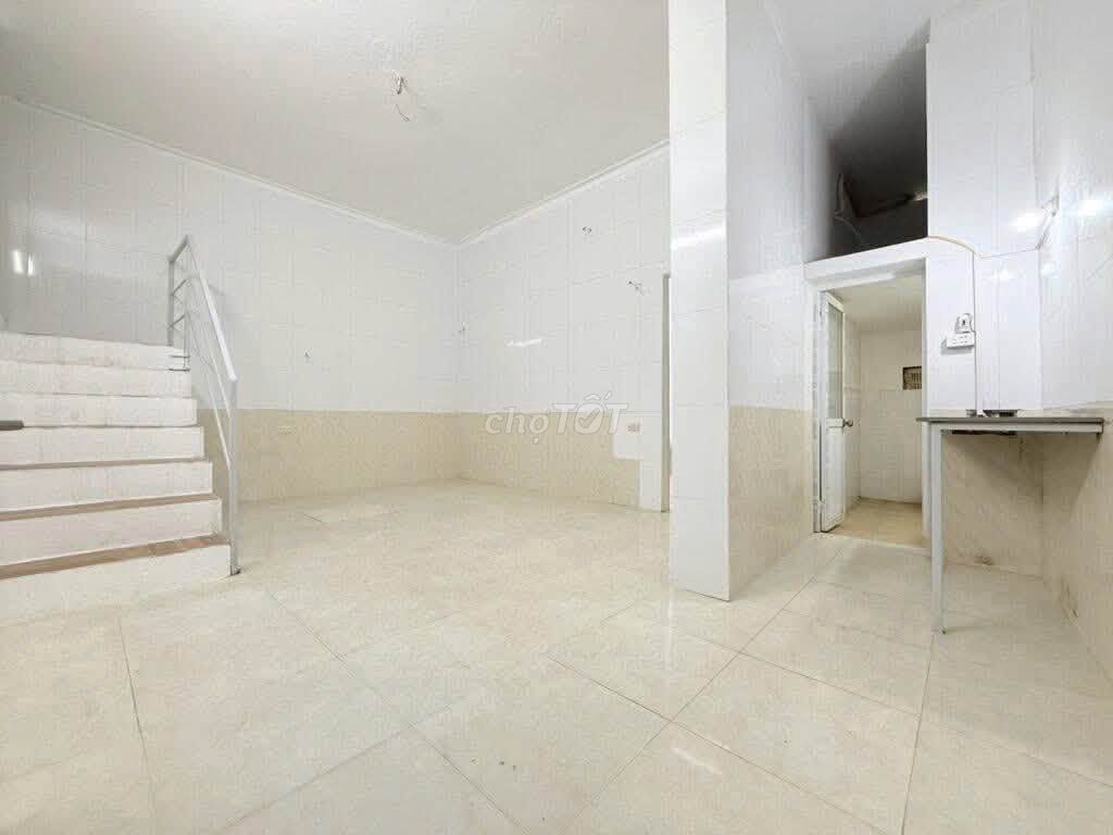 Rent the original apartment 3 floors Hoàng Mai 7 million