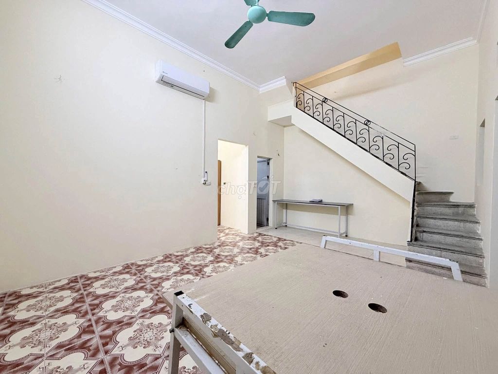 Rent the original apartment 3 floors Hoàng Mai 7 million