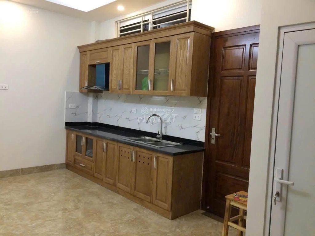 Rent a six-way Đặng Tiến Đông, Đống Đa, 18 million.