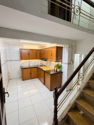 Rent a three-story apartment 378 Nguyễn Khoái Vĩnh Tuy.