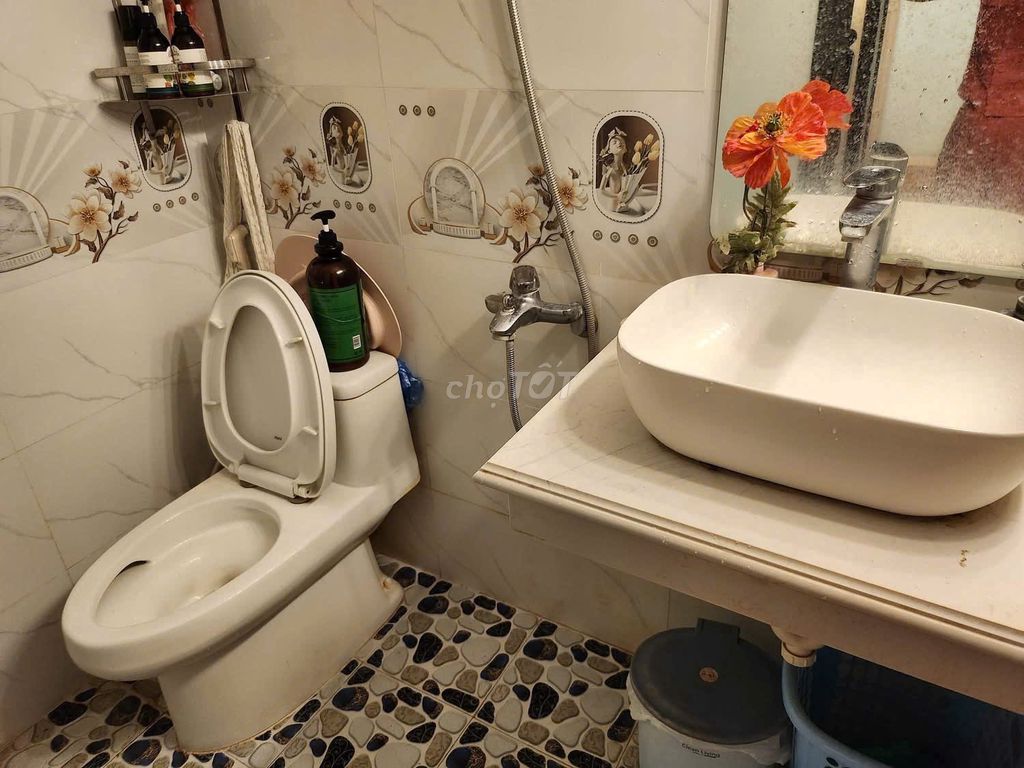 Rent the original house in Văn Cao.
