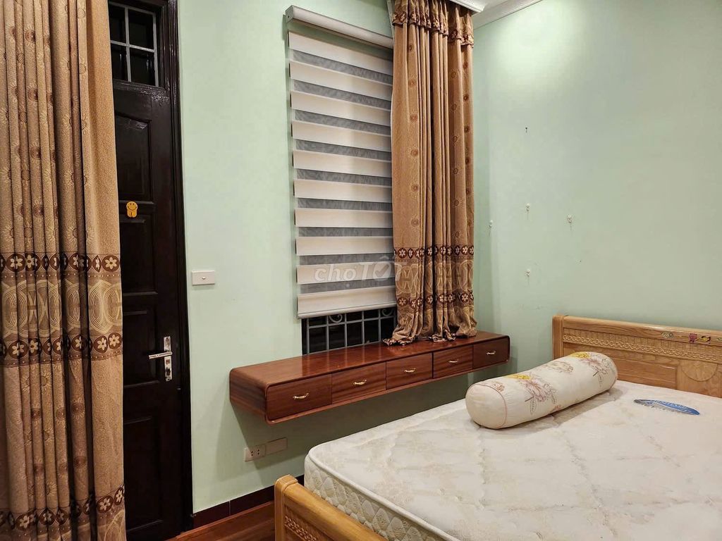 Rent the original house in Văn Cao.