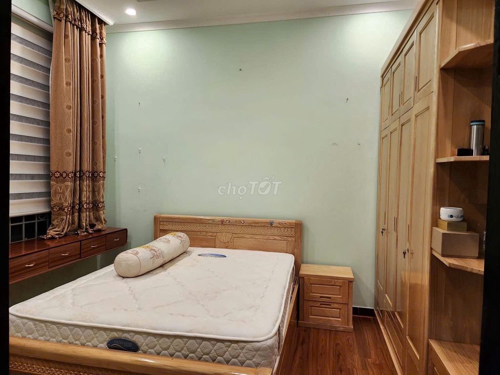 Rent the original house in Văn Cao.