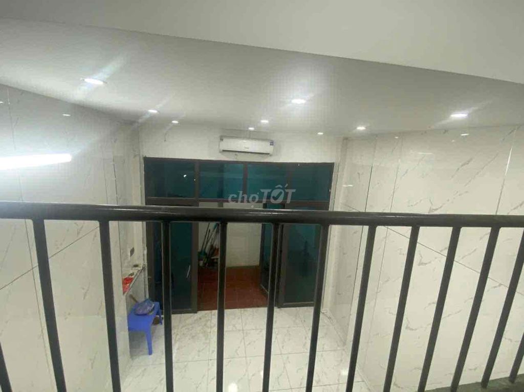 We need to rent a house near Tân Khai, area 40 square meters.