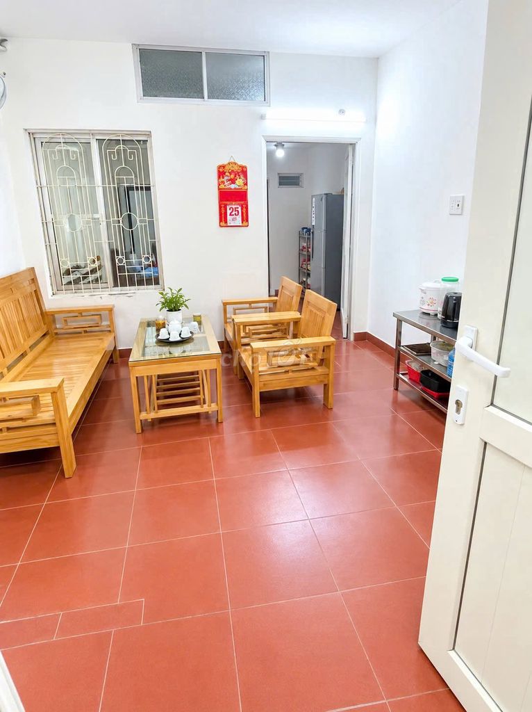 Rent Class Four with a loft near Lĩnh Nam-New, 70 meters2