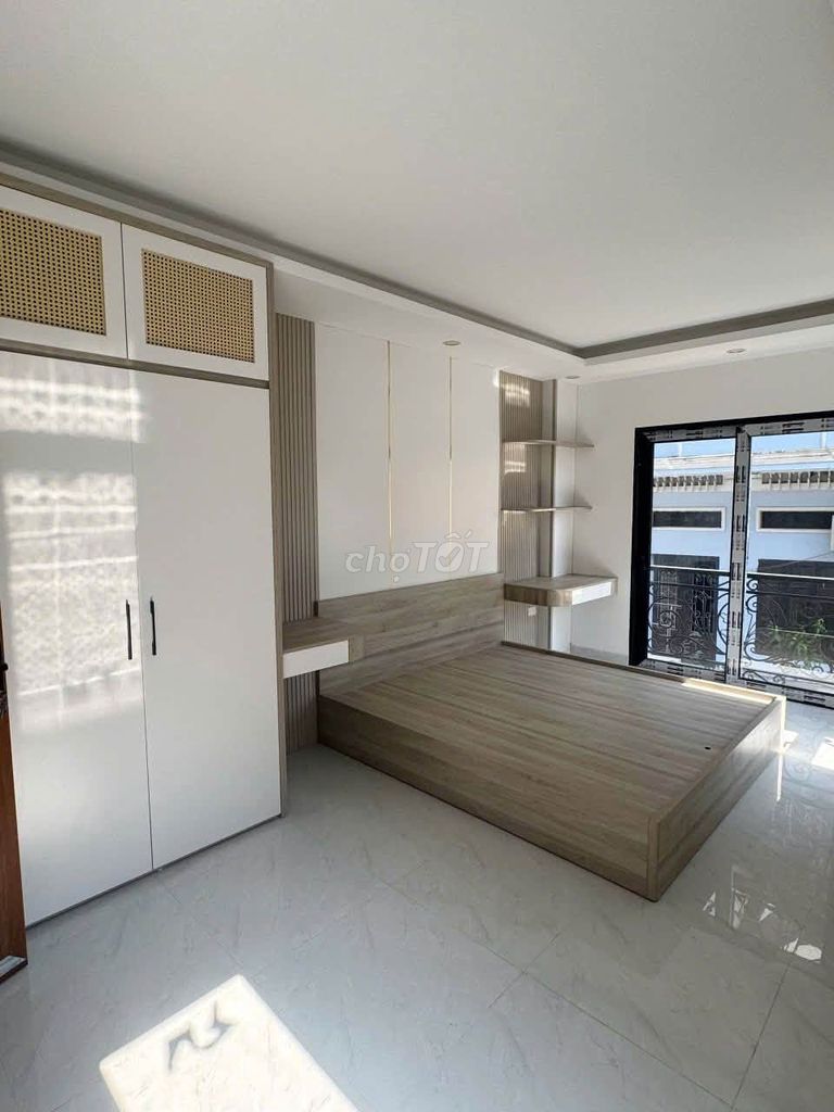 Rent a five-story Vĩnh Hưng, Hoàng Mai car loaded
