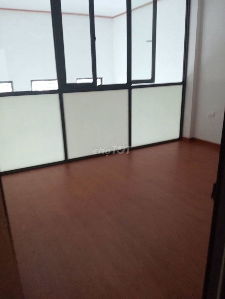 Rent Định Công, 45 meters, covert guard.