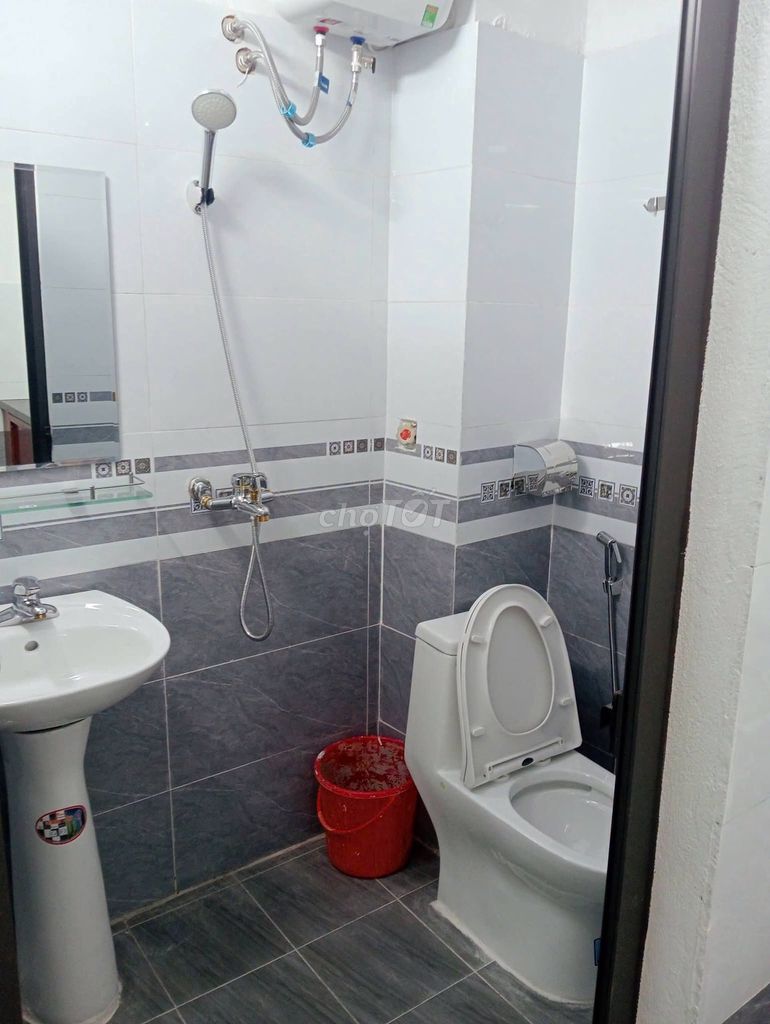 Rent Định Công, 45 meters, covert guard.