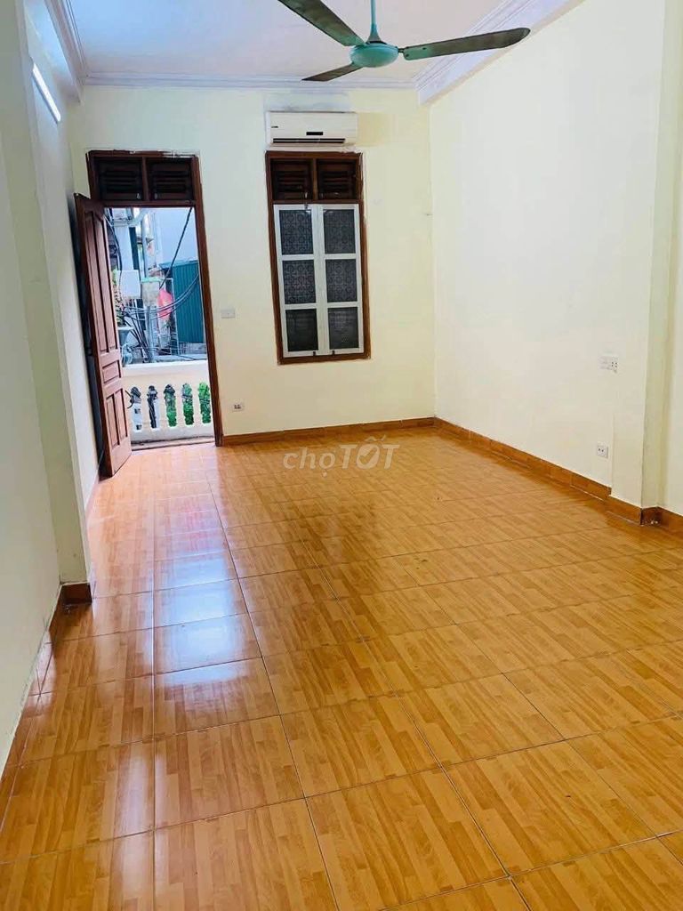 Rent the original Hoàng Mai, 40 meters, 3 stories.