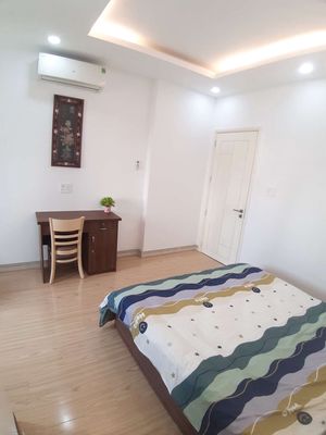 New room full of furniture 25 M2 right here at District 7