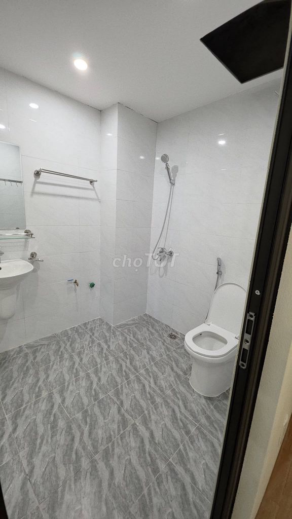 Rent your own home 50 meters x 4 floors Ngõ 192 Lê Trọng Tấn, full clothes