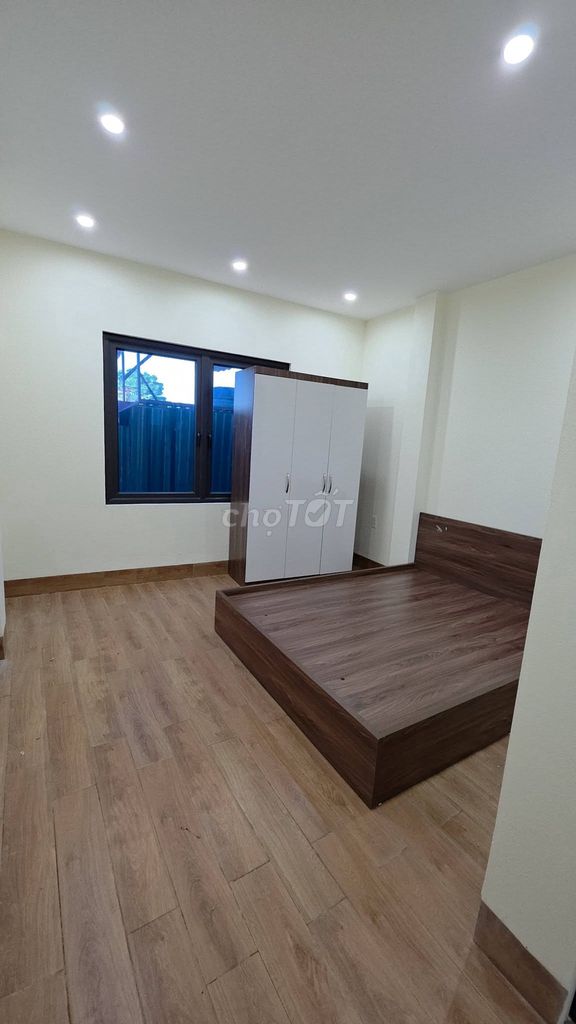Rent your own home 50 meters x 4 floors Ngõ 192 Lê Trọng Tấn, full clothes
