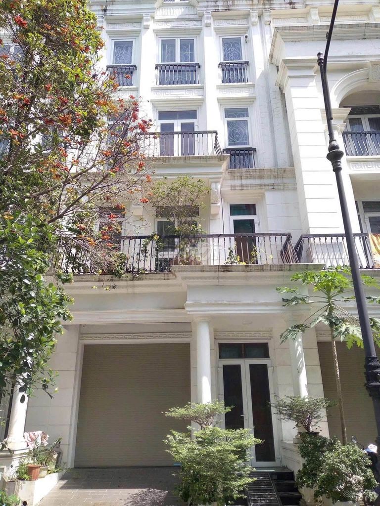 Rent the villa next to Louis Đại Mỗ with an elevator.