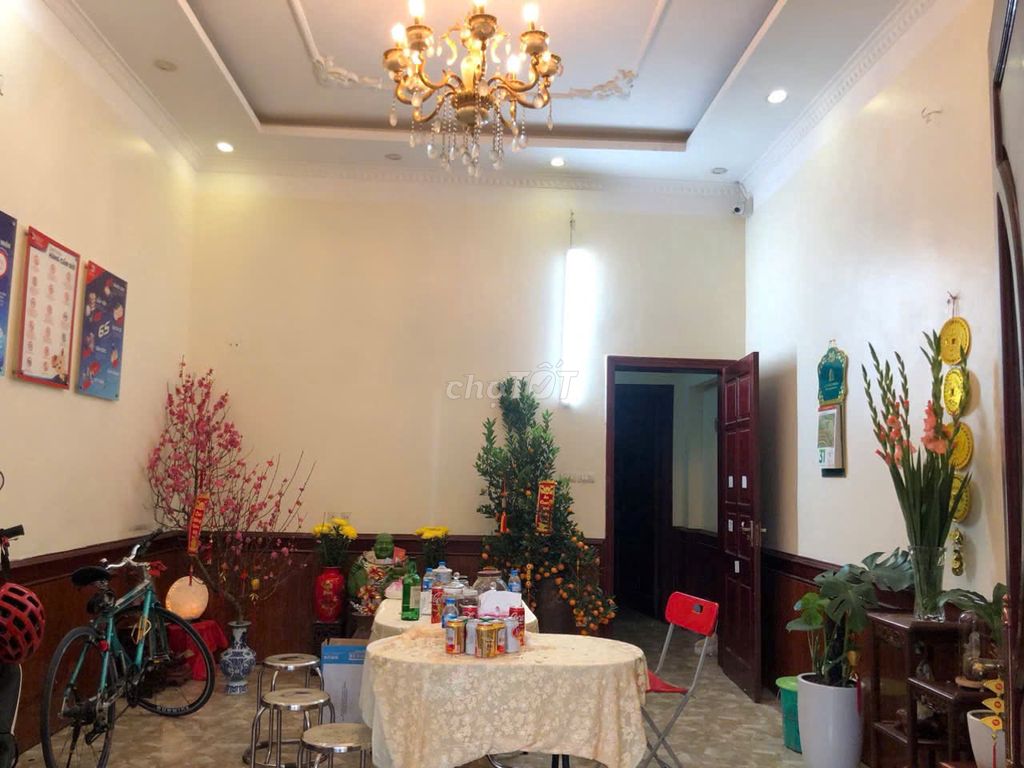 Rent the original house 65 meters x 5 floors, 6 bedrooms, parking cars, Láng Road,