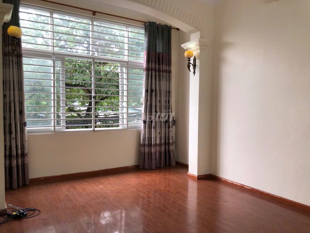 Rent the original house 65 meters x 5 floors, 6 bedrooms, parking cars, Láng Road,