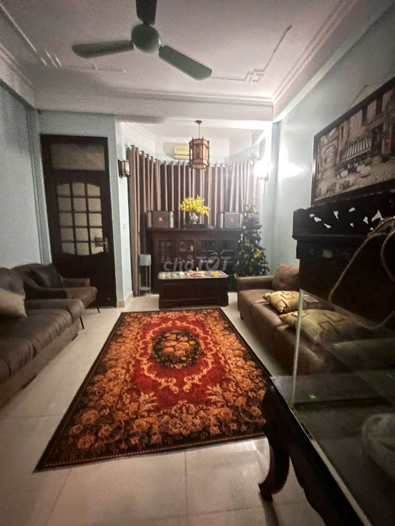 Rent a private house on Thanh Nhàn, Hai Bà Trưng, Hanoi