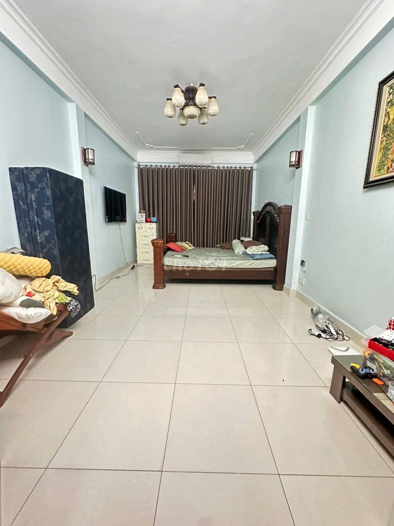 Rent a private house on Thanh Nhàn, Hai Bà Trưng, Hanoi