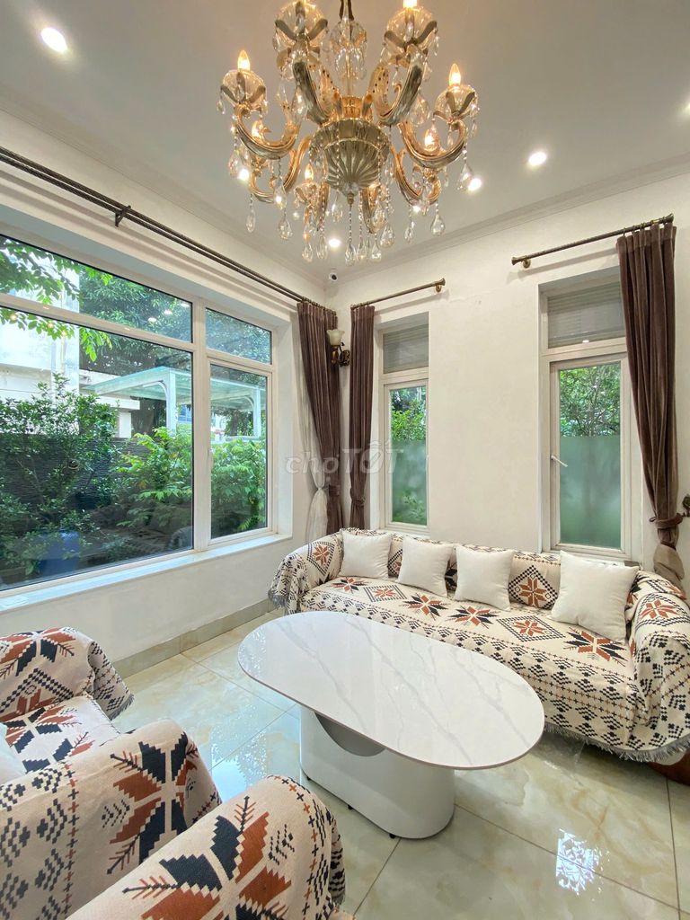 Rent the 210 m2-full place at Splendora