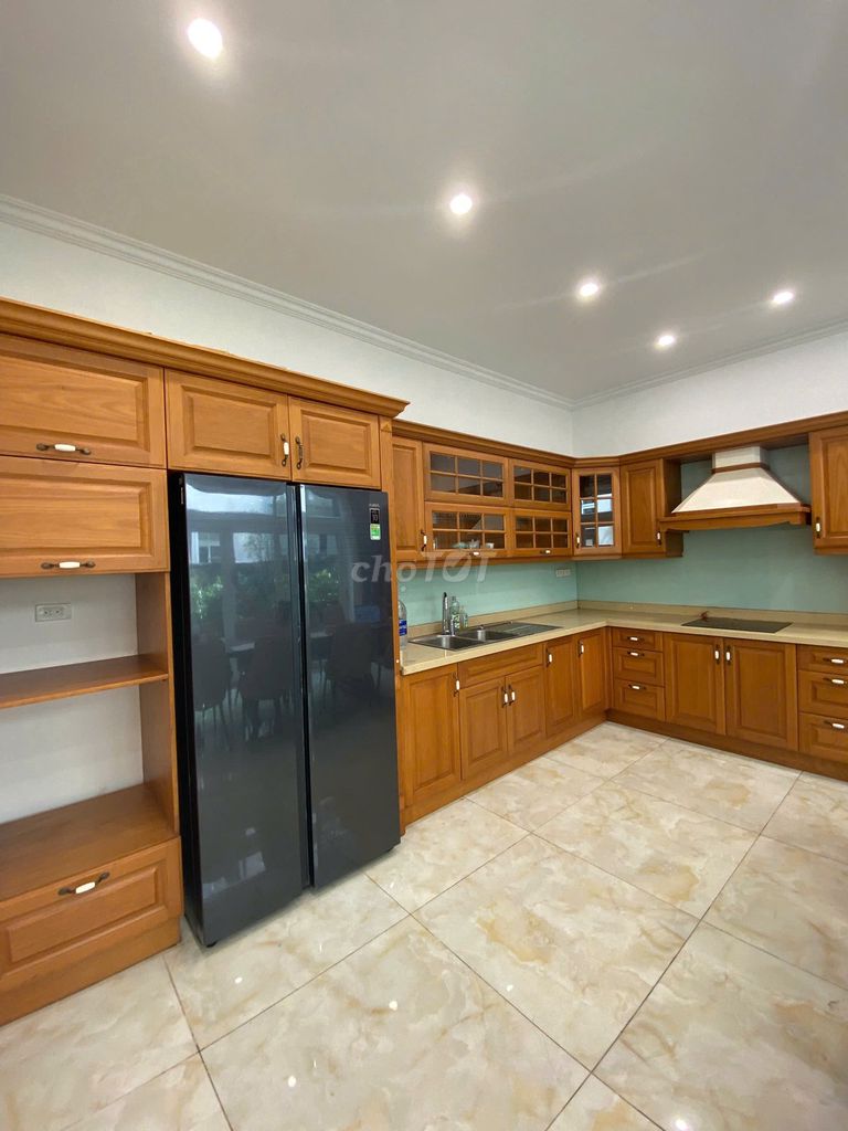 Rent the 210 m2-full place at Splendora