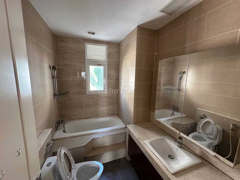 Rent the 210 m2-full place at Splendora