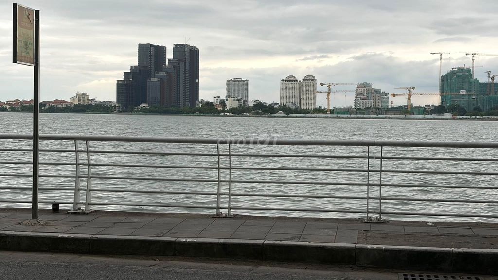 Rent a 36 m2 x 8 level view of the West Lake, du Saigon, Tây Hồ