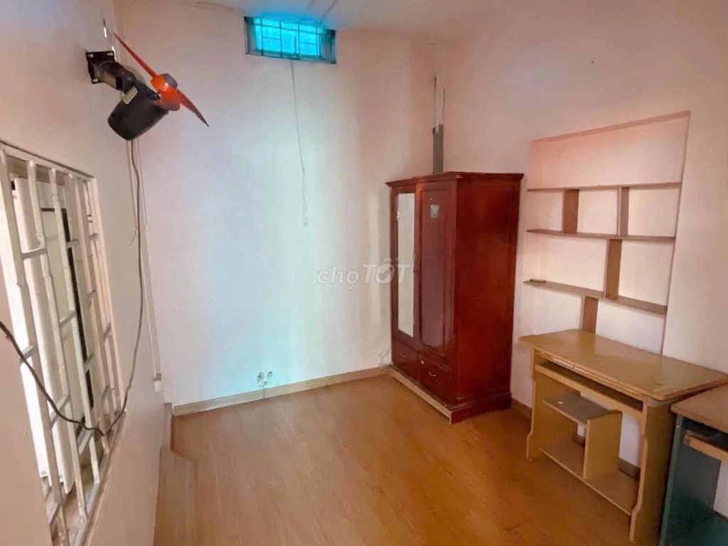Rent the original house 35 m Bạch Đằng, Hai Bà Trưng, 5 floors.